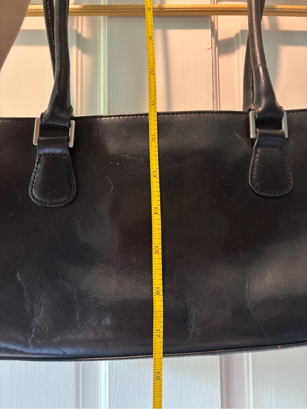 HOBO vintage Black Leather zip top shoulder bag in excellent condition - Picture 8 of 8